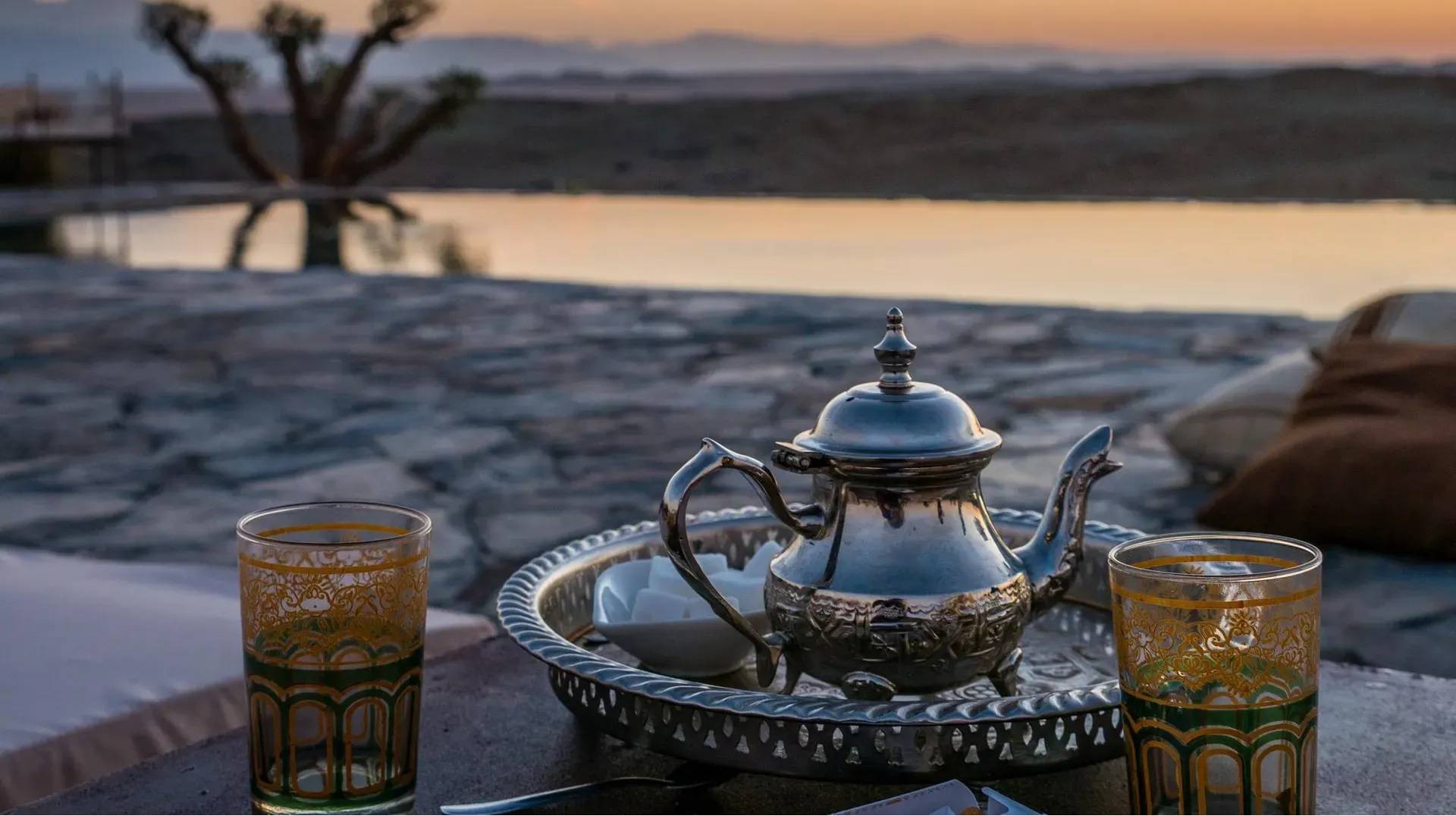 Teapot with Moroccan tea